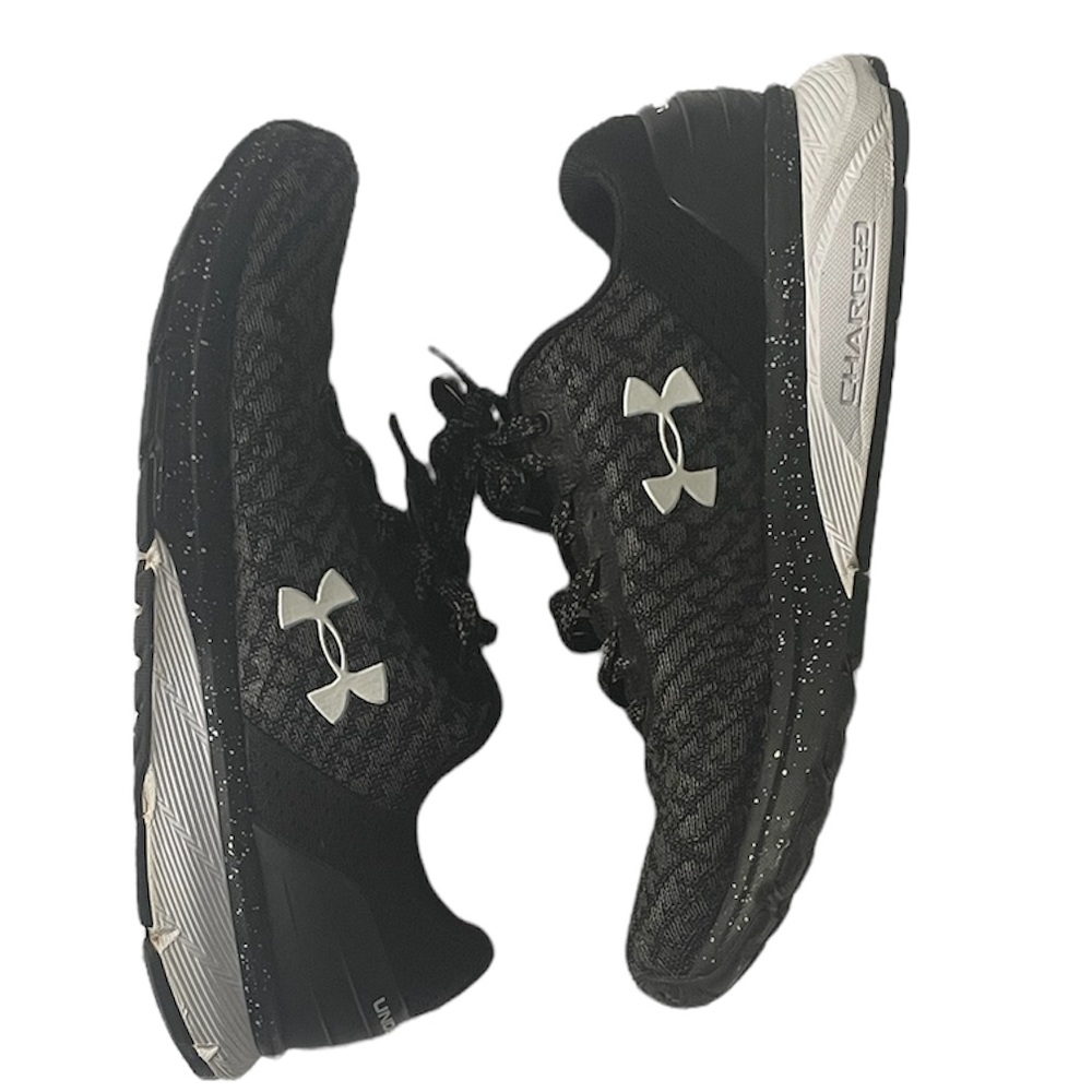 Under Armour size 7 sneakers